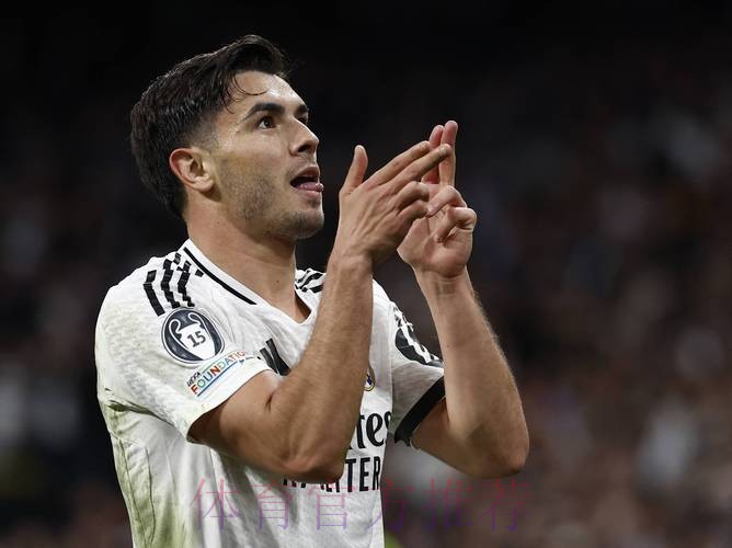 马卡:迪亚斯已赢得主力位置 卡马文加已大不如前